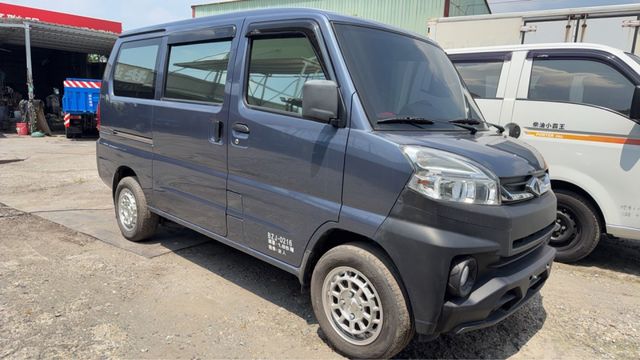 全車 原漆 原鈑件  // 認證車 // 里程 8 萬公里 保證 / 冷氣很冷 //全車 原廠保固 1 年//  可分期  第1張相片