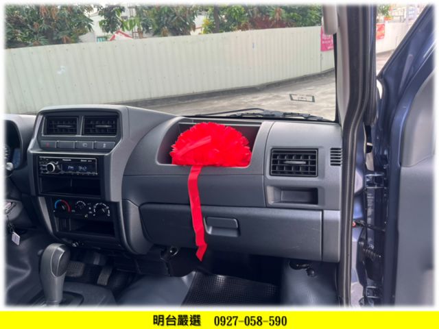 【 自 排  2024 年 】全車 原漆  認證車 // 全車 原廠保固 2 年  自排-  有力好開-  自排  第6張相片