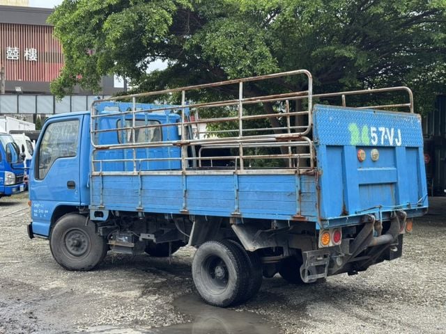 三期車 /  6 輪 / 有尾門  /  原鈑件  引擎正常【貨車 專賣】交換車  便宜賣-  省本的 發財車  第2張相片