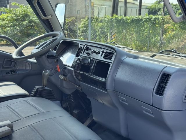 11.6 尺/ 認證車 / 全車 原鈑件 / 履約 全車 保固 / 冷氣很冷 / 升降尾門【貨車專賣】11.6 尺  第3張相片