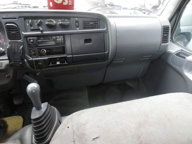 2004年 堅達 11尺半 車美好開 可分期 歡迎賞車!!  第8張相片
