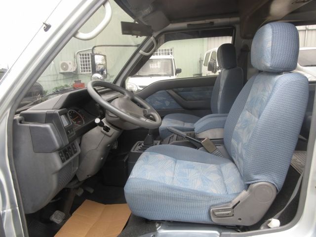 2010年得利卡 客貨版 里程保證12萬多 一手車 車美好開 可全貸 歡迎賞車  第5張相片