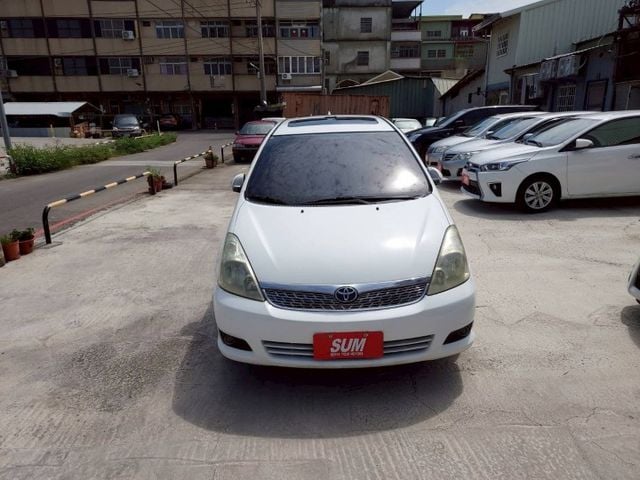 恆溫~雙安~天窗~電動椅~多功能影音~價值數萬元精品～場內國民車數十台~歡迎預約賞車~  第1張相片