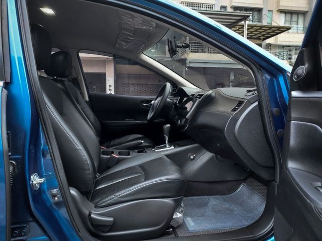 ~I-KEY~定速~恆溫~雙安~多功能影音~倒車顯影~價值數萬元精品～歡迎預約賞車~輕鬆全額貸~  第8張相片