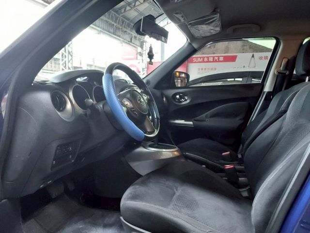 英倫版~自然進氣1.6L~I-key~定速~恆溫~循跡防滑~多功能影音~倒車顯影～歡迎預約賞車~輕鬆全額貸~  第7張相片