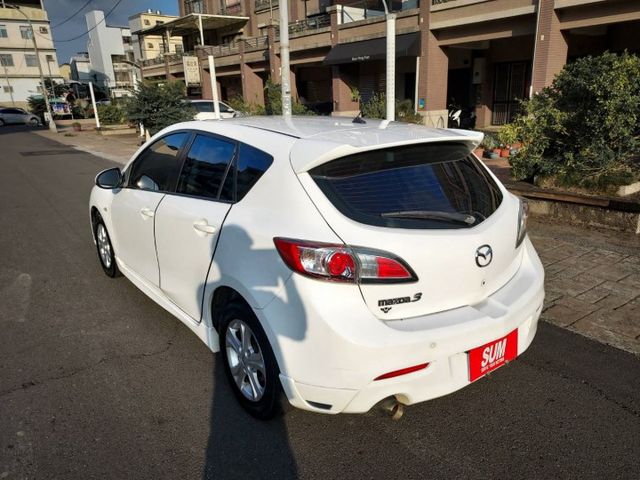 ~天窗~恆溫~多功能影音~倒車影像~熱門5門小車~場內小車多台~輕鬆全額貸~  第5張相片