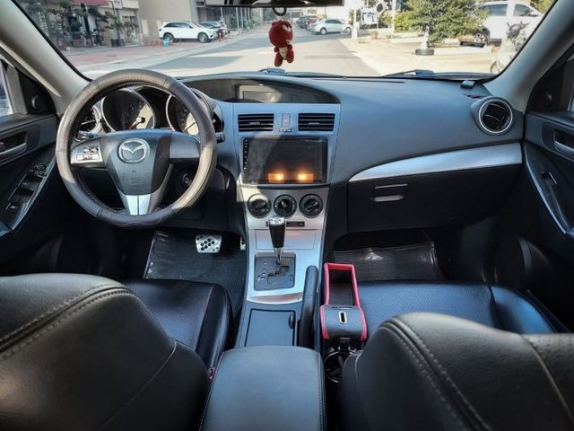 ~天窗~恆溫~多功能影音~倒車影像~熱門5門小車~場內小車多台~輕鬆全額貸~  第11張相片