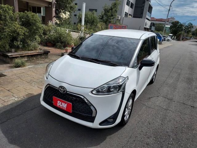 I-KEY~車門感應~多功能影音~循跡防滑~衛星導航~雙安~場內同款車多台~歡迎預約賞車~輕鬆全額貸~  第2張相片