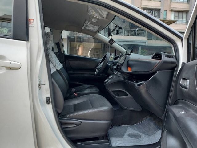I-KEY~車門感應~多功能影音~循跡防滑~衛星導航~雙安~場內同款車多台~歡迎預約賞車~輕鬆全額貸~  第6張相片
