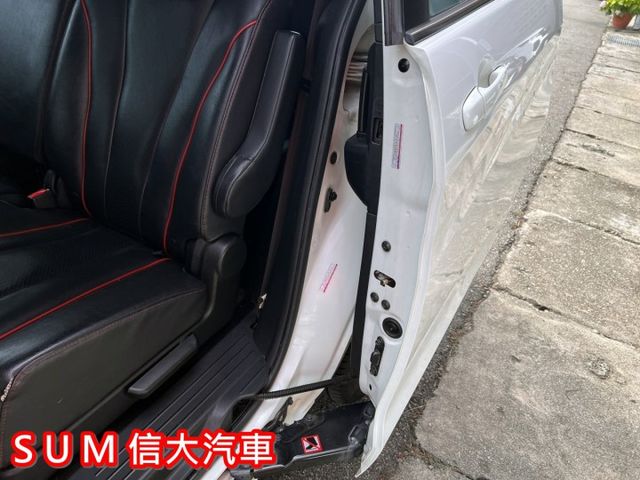 2013 MAZDA 5 七人座尊爵型 家庭出遊首選｜靈活七人座｜側滑門超便利  第17張相片