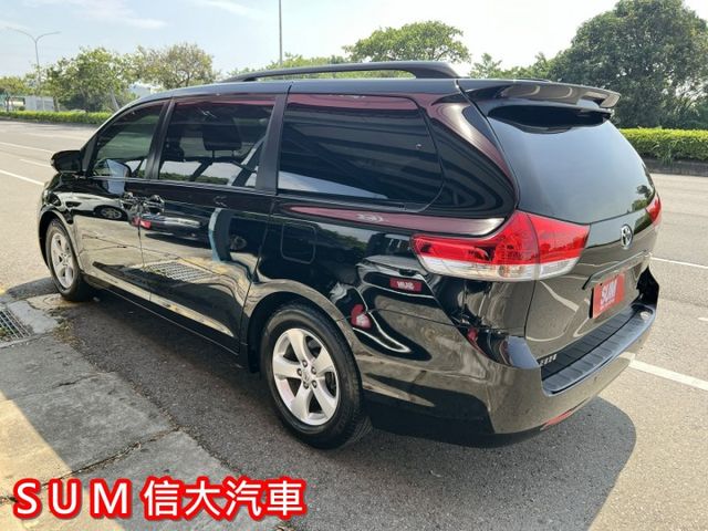 2014年 TOYOTA SIENNA LE 8人座大空間.里程保證.有認證  第5張相片
