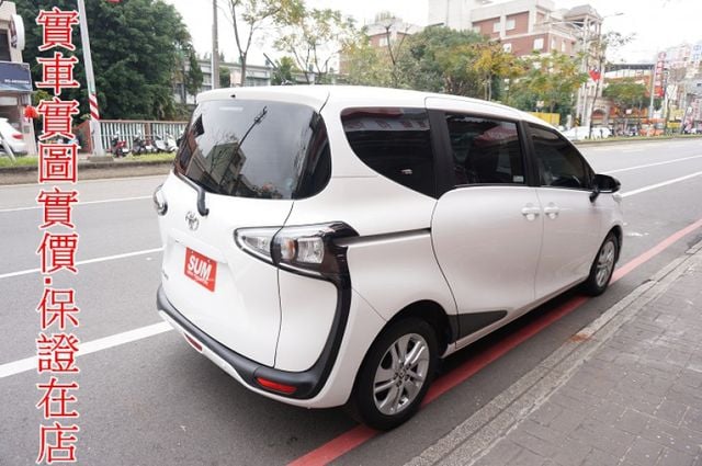 八氣囊.車道偏移.前車碰撞預警.一手車.只跑4萬.全車100%原鈑件.車美如新.原廠保固中.零頭款.可全額  第4張相片