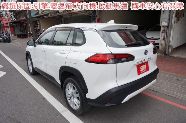 尊爵油電版.LED頭燈.環景.盲點.一手車.只跑4萬..全車100%原鈑件.車美如新.原廠保固中.零頭款.可全額貸  第3張相片