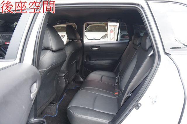 尊爵油電版.LED頭燈.環景.盲點.一手車.只跑4萬..全車100%原鈑件.車美如新.原廠保固中.零頭款.可全額貸  第7張相片