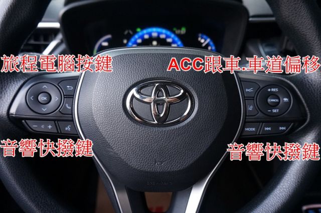 尊爵油電版.LED頭燈.環景.盲點.一手車.只跑4萬..全車100%原鈑件.車美如新.原廠保固中.零頭款.可全額貸  第15張相片