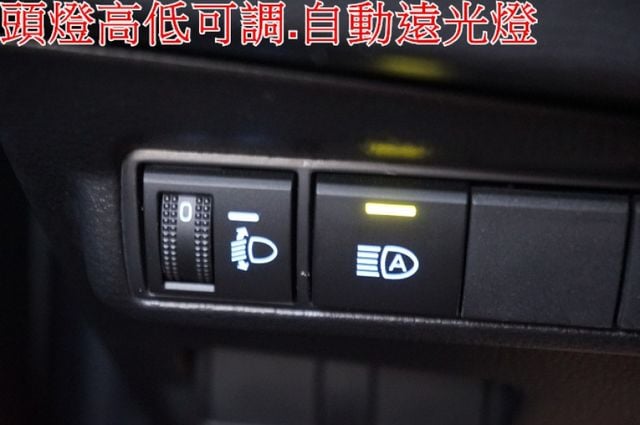 尊爵油電版.LED頭燈.環景.盲點.一手車.只跑4萬..全車100%原鈑件.車美如新.原廠保固中.零頭款.可全額貸  第16張相片
