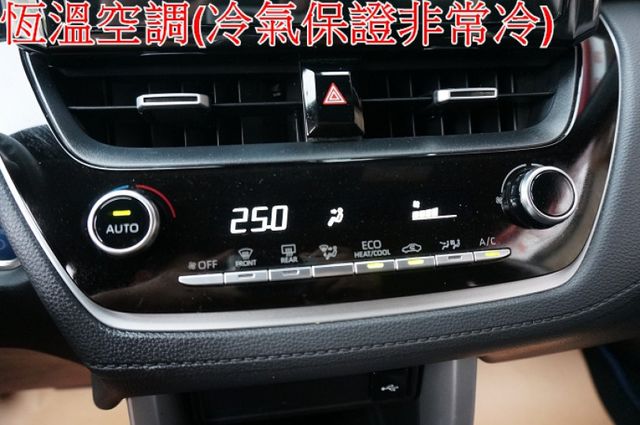 尊爵油電版.LED頭燈.環景.盲點.一手車.只跑4萬..全車100%原鈑件.車美如新.原廠保固中.零頭款.可全額貸  第19張相片