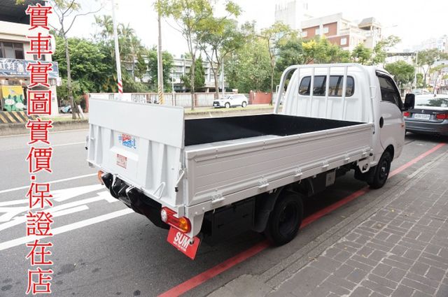 現代小霸王貨車(手自排.電動尾門).一手車.只跑3萬.里程保證.全車100%原鈑件.車美如新.零頭款.可全額貸  第4張相片