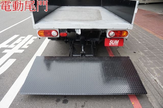 現代小霸王貨車(手自排.電動尾門).一手車.只跑3萬.里程保證.全車100%原鈑件.車美如新.零頭款.可全額貸  第5張相片