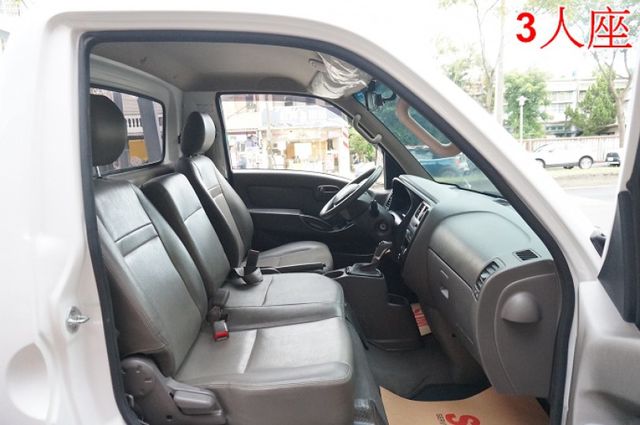 現代小霸王貨車(手自排.電動尾門).一手車.只跑3萬.里程保證.全車100%原鈑件.車美如新.零頭款.可全額貸  第9張相片