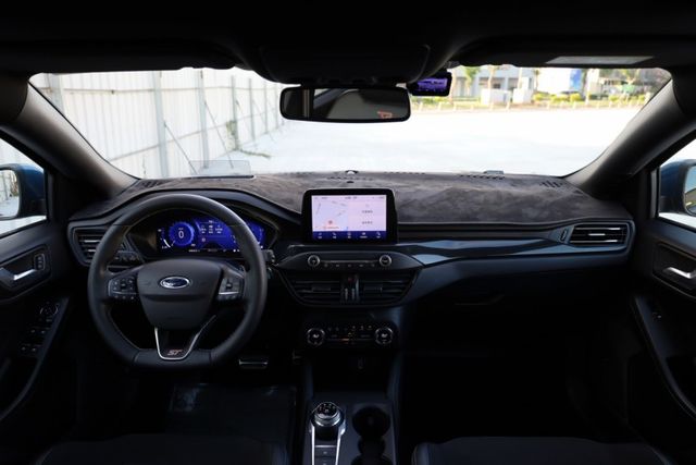 2021年式 ST Wagon 一手車 原鈑件原廠保養 里程保證 ACC IKEY 抬頭顯示器  第13張相片