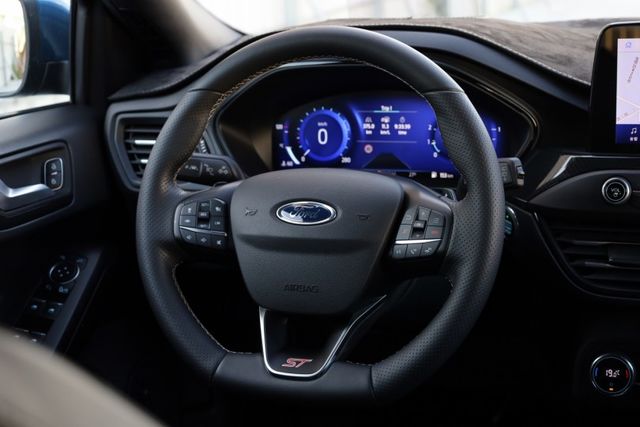 2021年式 ST Wagon 一手車 原鈑件原廠保養 里程保證 ACC IKEY 抬頭顯示器  第15張相片