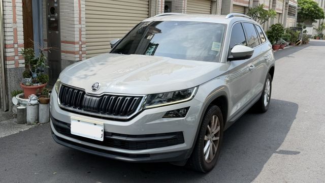 1.5 TSI豪華菁英版 原鈑件 定期保養 里程保證 ACC跟車 IKEY 360環景 電尾門  第1張相片