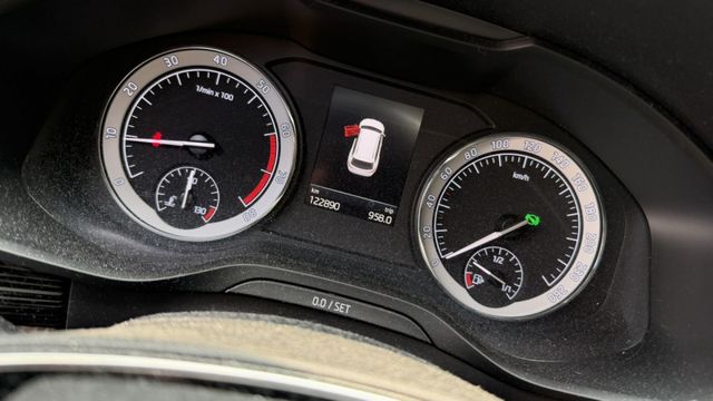 1.5 TSI豪華菁英版 原鈑件 定期保養 里程保證 ACC跟車 IKEY 360環景 電尾門  第7張相片