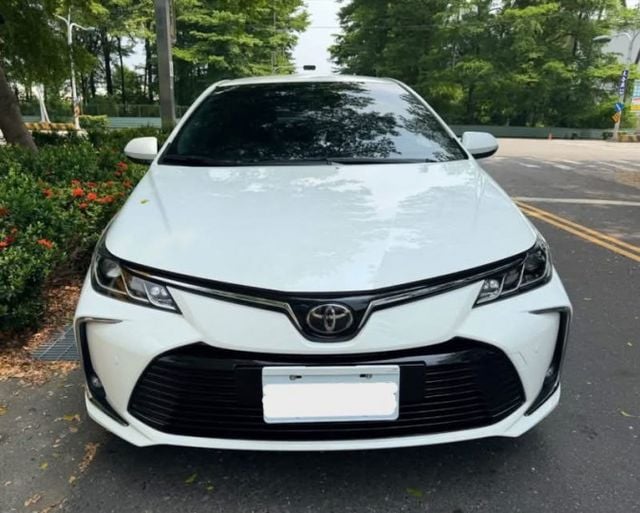 豪華+ 一手車 原鈑件 僅跑一萬二 定期保養 里程保證 ACC跟車 IKEY  第1張相片