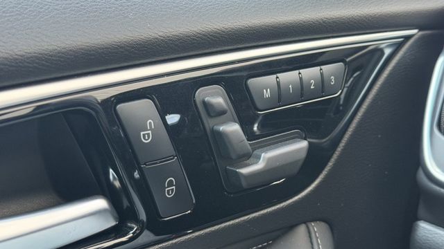 1.6t風尚版 僅跑三萬九 原鈑件 定期保養 里程保證 全景天窗 跟車系統 盲點 電動記憶座椅  第10張相片