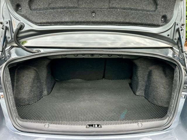 時尚型 一手車實跑16萬7里程保證 IKEY 定速巡航 恆溫空調 盲點偵測 影音主機 倒車顯影 循跡防滑  第7張相片