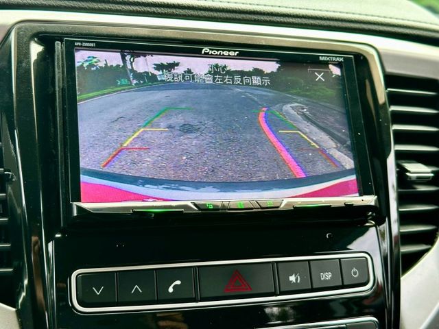 時尚型 一手車實跑16萬7里程保證 IKEY 定速巡航 恆溫空調 盲點偵測 影音主機 倒車顯影 循跡防滑  第14張相片