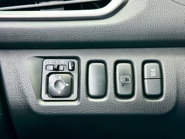 時尚型 一手車實跑16萬7里程保證 IKEY 定速巡航 恆溫空調 盲點偵測 影音主機 倒車顯影 循跡防滑  第18張相片