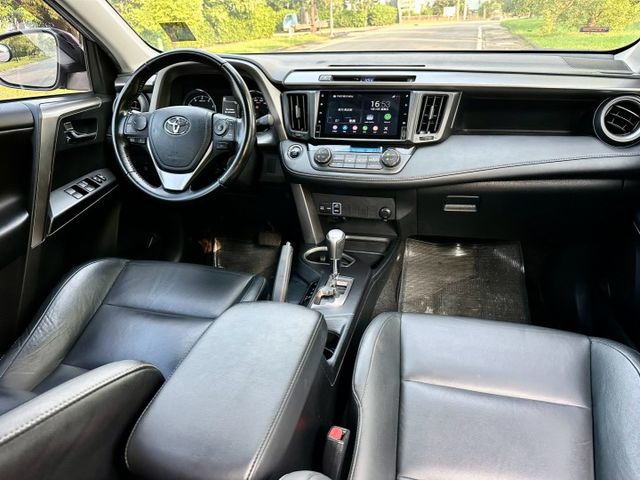 2.0頂級 一手車實跑12萬7里程保證 ACC跟車 車道偏離警示 倒車顯影 衛星導航 數位電視 駕駛座電動椅 LED頭燈  第8張相片