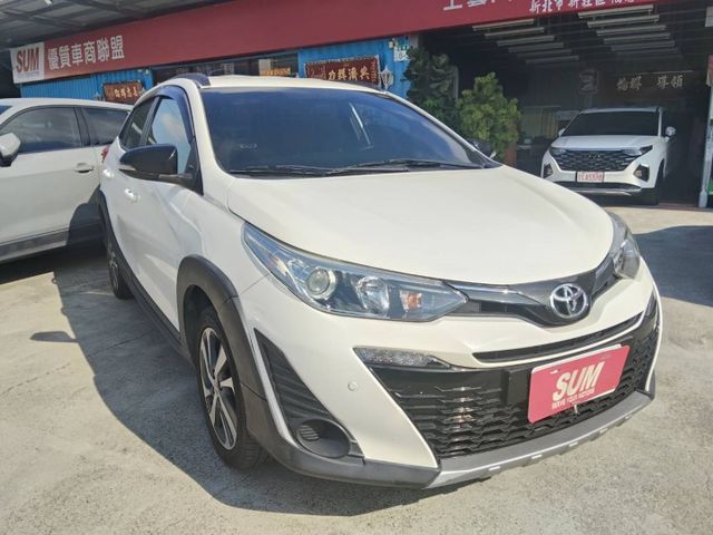 【全場認證五大保固】認證車 Yaris Crossover僅跑7萬 6安囊 CarPlay 原廠保養 倒車影像  原鈑件  第1張相片