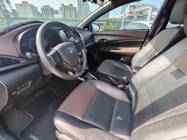 【全場認證五大保固】認證車 Yaris Crossover僅跑7萬 6安囊 CarPlay 原廠保養 倒車影像  原鈑件  第6張相片