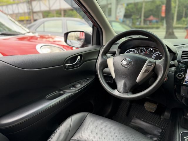 ✓新手代步 ✓掀背小車 ✓省油通勤首選 ✓車室空間寬敞 ✓CVT順暢好開  第6張相片