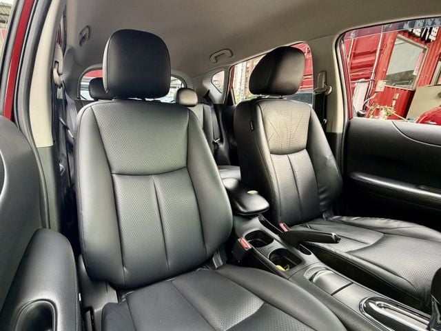✓新手代步 ✓掀背小車 ✓省油通勤首選 ✓車室空間寬敞 ✓CVT順暢好開  第8張相片