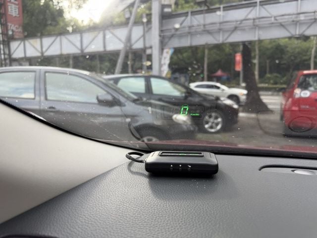 ✓新手代步 ✓掀背小車 ✓省油通勤首選 ✓車室空間寬敞 ✓CVT順暢好開  第13張相片