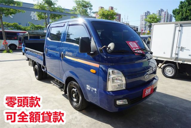 (稀有自排.只跑2萬多.附2.5尺升降尾門) 2023年現代雙廂貨車 / 6人座.全車水噹噹. 零頭款.可全額貸款  第4張相片