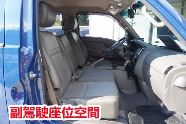 (稀有自排.只跑2萬多.附2.5尺升降尾門) 2023年現代雙廂貨車 / 6人座.全車水噹噹. 零頭款.可全額貸款  第13張相片