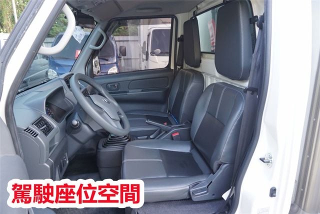 (零下-15度.只跑1萬多) 2025年 菱利冷凍車/100%全車原鈑件. 零頭款.可全額貸款  第14張相片