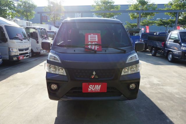 (8人座.稀有自排.只跑2萬多) 2023年 得利卡客貨兩用車 / 全車水噹噹. 零頭款.可全額貸款  第3張相片