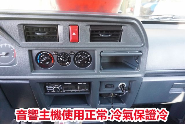(8人座.稀有自排.只跑2萬多) 2023年 得利卡客貨兩用車 / 全車水噹噹. 零頭款.可全額貸款  第17張相片
