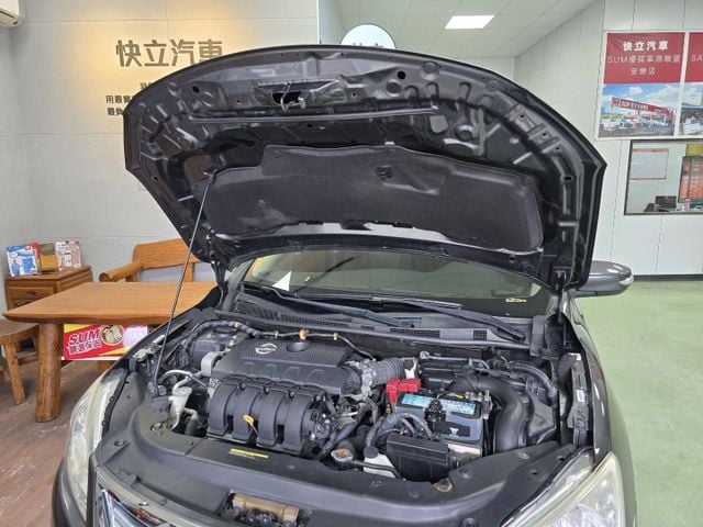快立嚴選❱❱❱ⓎⒺⓈ認證車2014年10月領牌【豪華影音版】銀雪灰✴僅跑十三萬❏影音❏免鑰❏定速❏舒適大空間❏可全額貸款  第7張相片