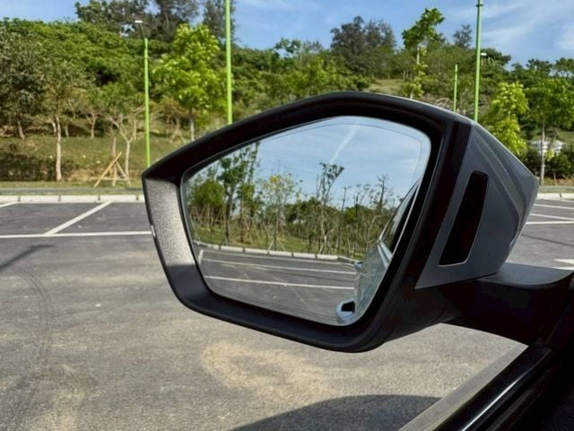 Octavia 1.5輕油電  原鈑件  安全配備齊全  安全省油科技舒適首選優質車  第14張相片