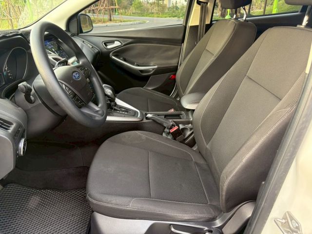 Focus 1.6 汽油時尚型 原鈑 安全的便宜代步車 小排量輕鬆保養省油  第6張相片