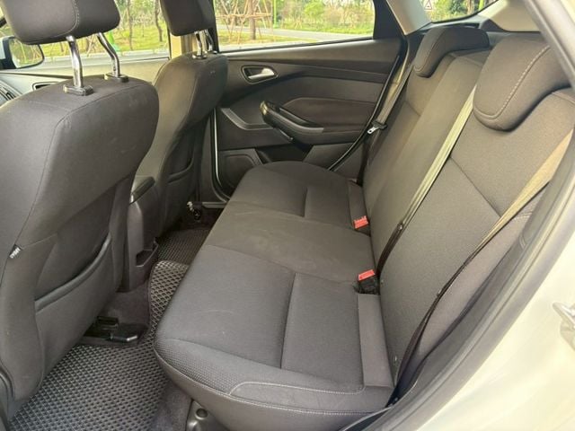Focus 1.6 汽油時尚型 原鈑 安全的便宜代步車 小排量輕鬆保養省油  第7張相片
