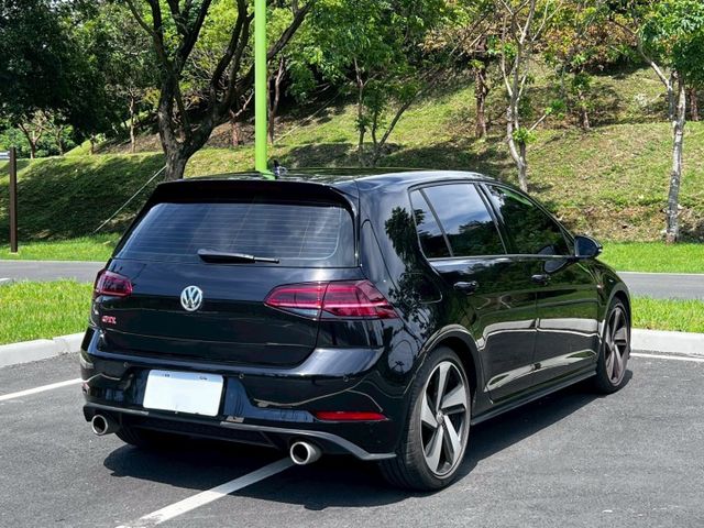 Golf GTI (小P)  原鈑  19年式整套跟車系統 鋼砲經典，GTI 之名從未讓人失望  第2張相片