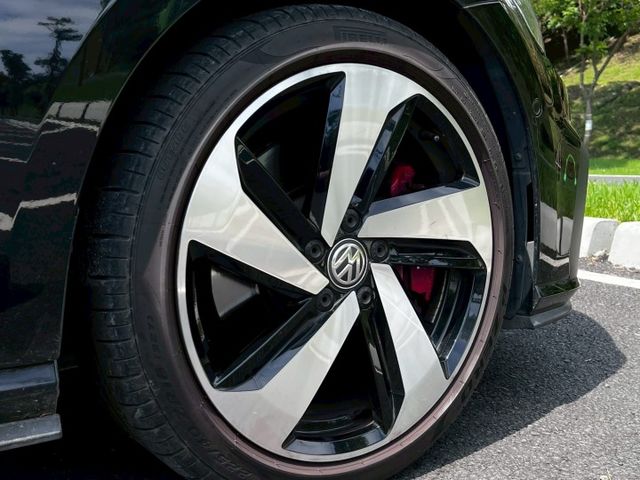 Golf GTI (小P)  原鈑  19年式整套跟車系統 鋼砲經典，GTI 之名從未讓人失望  第5張相片